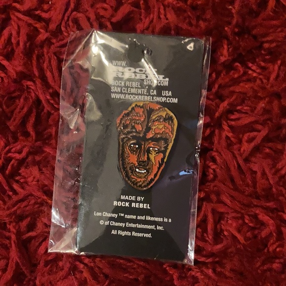 Wolfman enamel pin - Picture 2 of 5